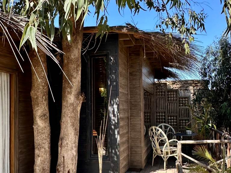 Accueillis par les grands eucalyptus de Baoussala