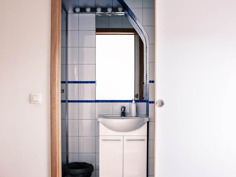 Salle de douche chambre 2