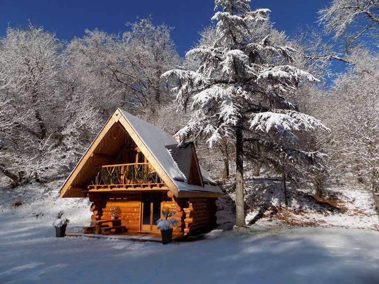 Le chalet avec la neige