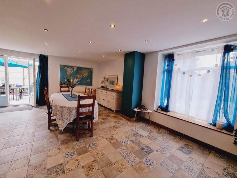Salle à manger pour 11 personnes dans un logement près de Lille
