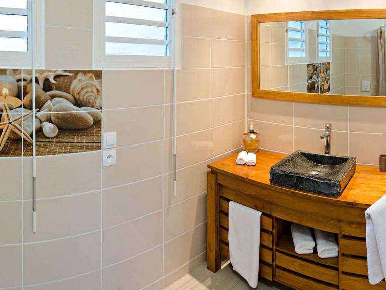 suite-passion-89216-1600-950-crop