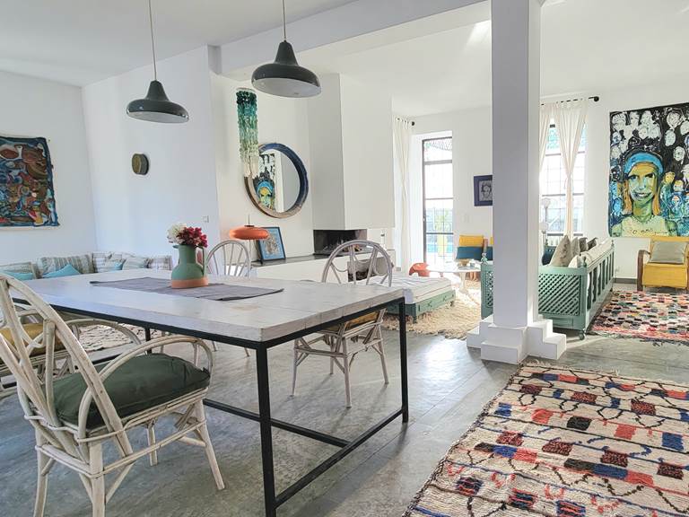 Vue du salon depuis la salle à manger