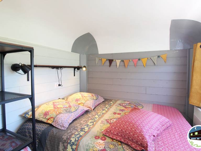 2 Gite la chevalerie 49170 roulotte loge des clowns