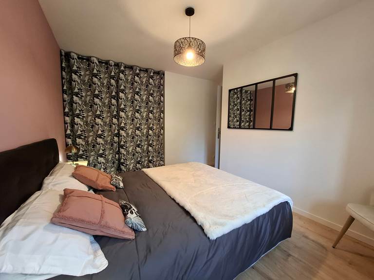 Chambre double rose vue campagne clos des hirondelles limousin