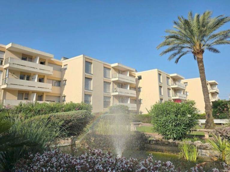 ID 105 Cannes exte´rieur 2