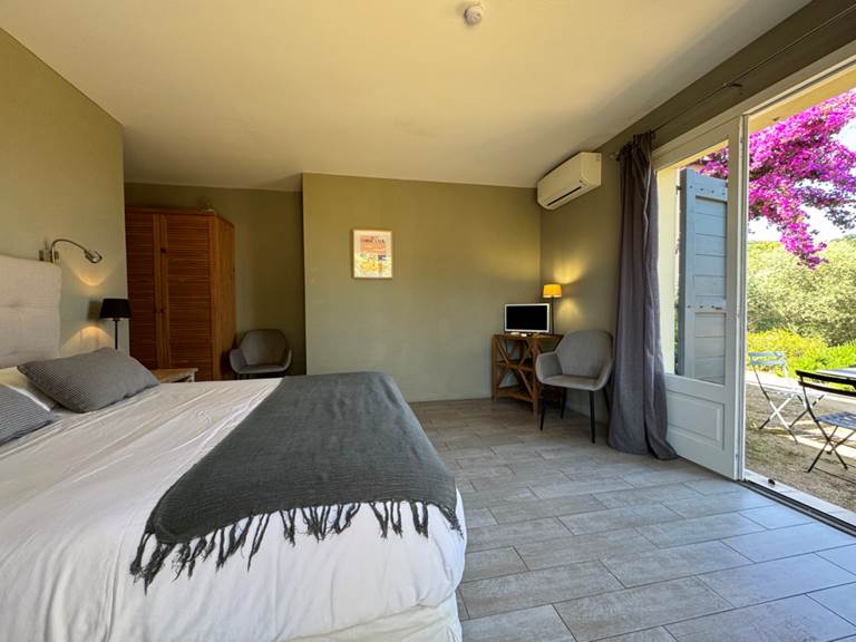 Chambre Cargese 2024