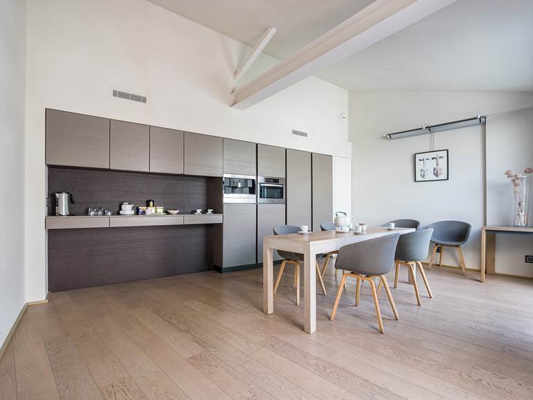 Loge de Mer - Lodge Urbain a Perpignan - Salon Extecutive et Petit Dejeuner