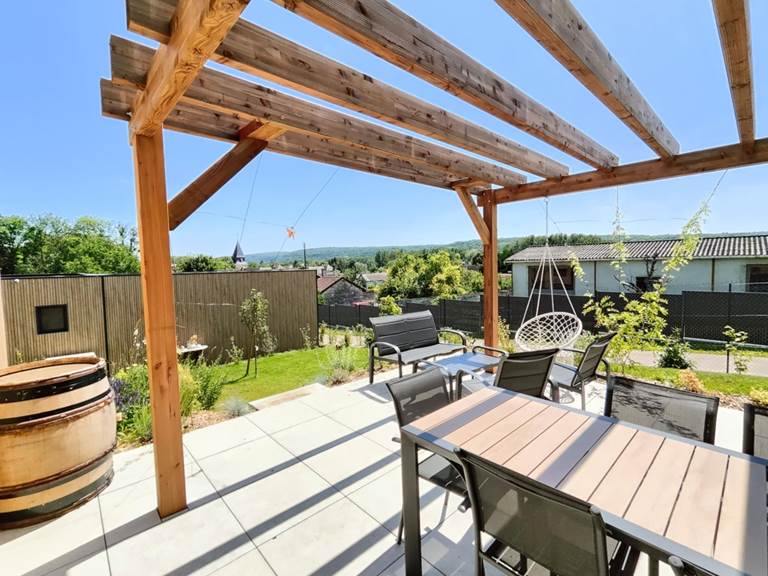 terrasse-du-gite-le-chardonnay-pour-un-repos-garanti