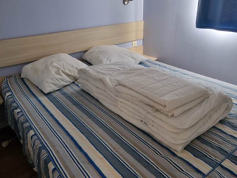 chambre double MOBIL-HOME DE PROPRIETAIRE 85