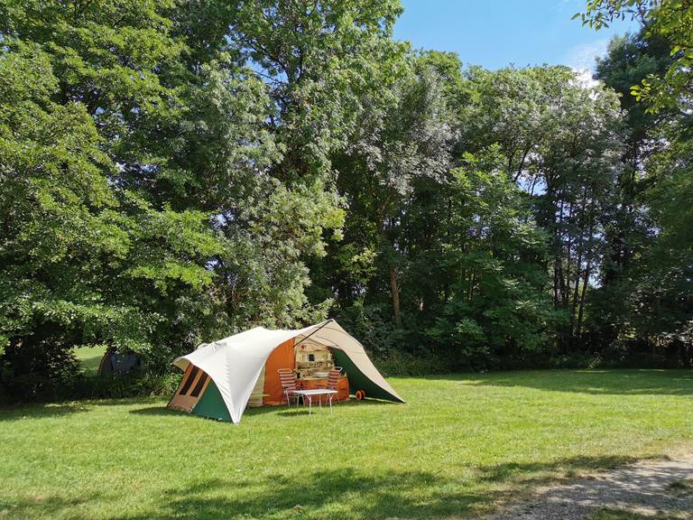 Emplacements ombragés au camping