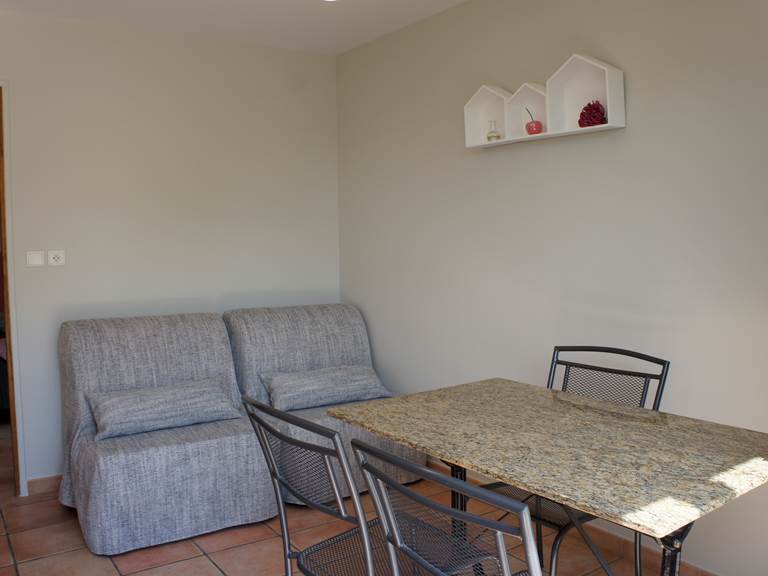 coin repas hotel les peupliers loriol du comtat parc spirou