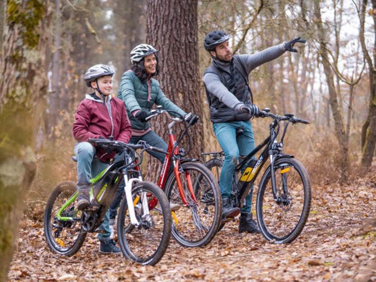 Vélo-électrique-VTT-famille-1024x524