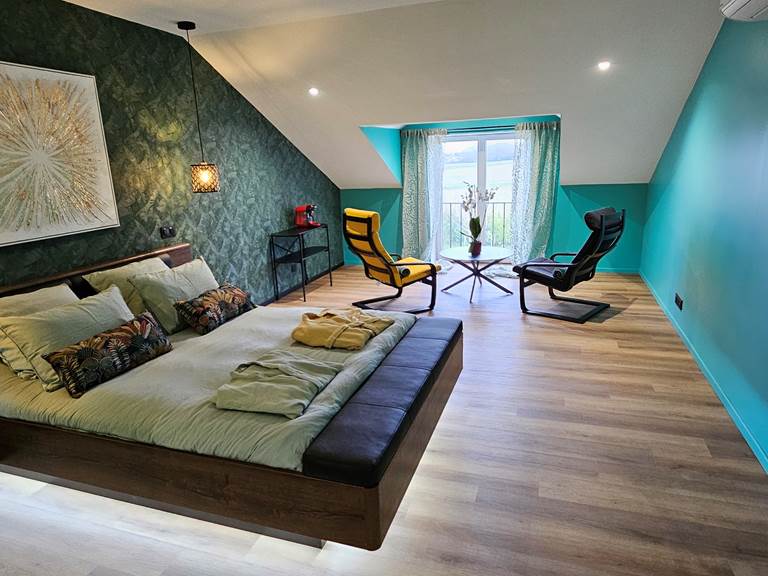 Chambre Gay Ugo proche de Bayonne, Biarritz et des plages de Ondres et Capbreton.