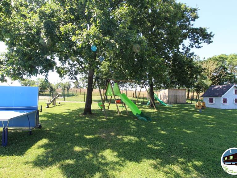 1 Gite la chevalerie 49170 jeu piscine