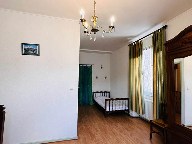 cdc90740-1879-480a-84d6-f0fc780eef09