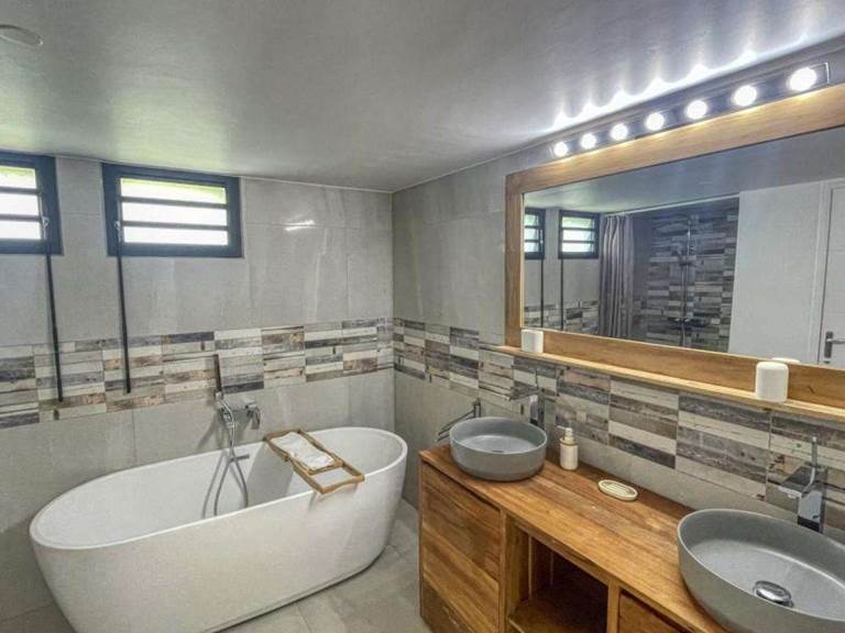 villa-jade-152856-1600-950-crop