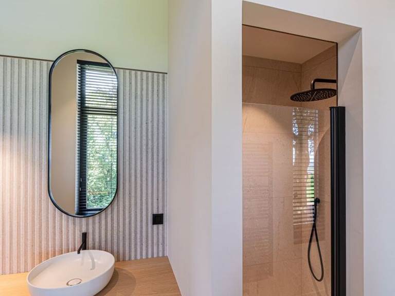 Bathroom room 2