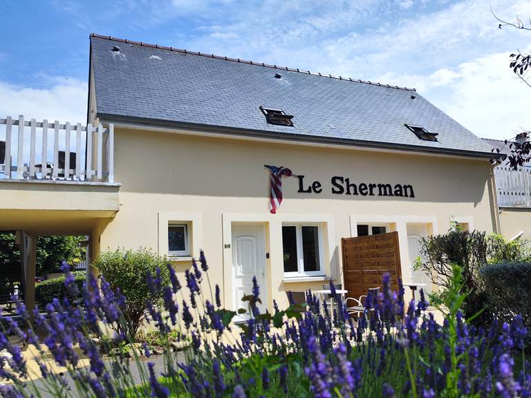 le-sherman-chambre-nouvelle-décoration-emplacement-idéale-visite-des-sites-historiques-colleville-sur-mer-cimetiére-américain