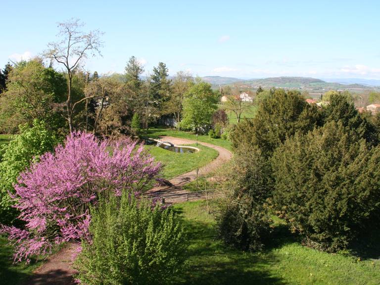 Parc arboré 1h avec bassin et espaces de détente