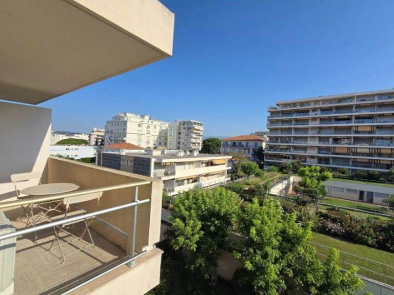 ID 105 Cannes vue 2