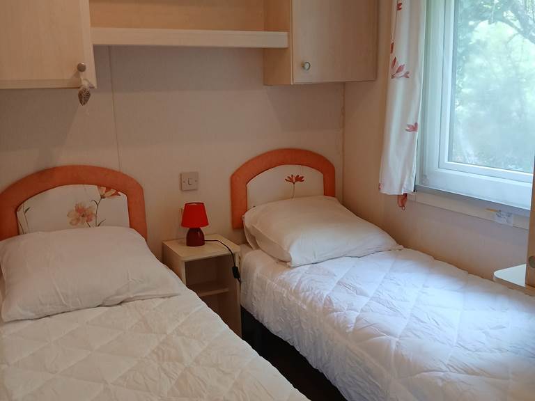 chambre lits simples MOBIL-HOME DE PROPRIETAIRE 12