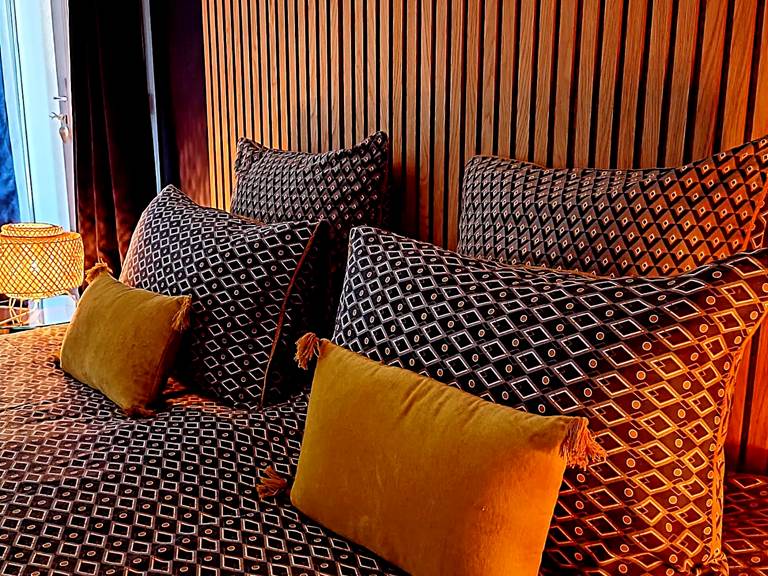 Gîtes, chambre d'hôtes et table d'hôtes gastronomique à Casteljaloux Lot et Garonne, piscine, jacuzzi et spa