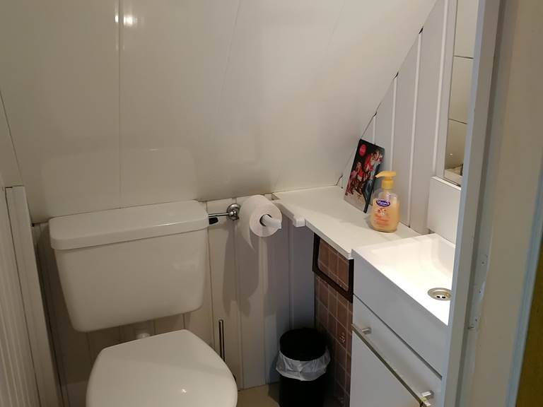 Cabinet de toilette 2° étage
