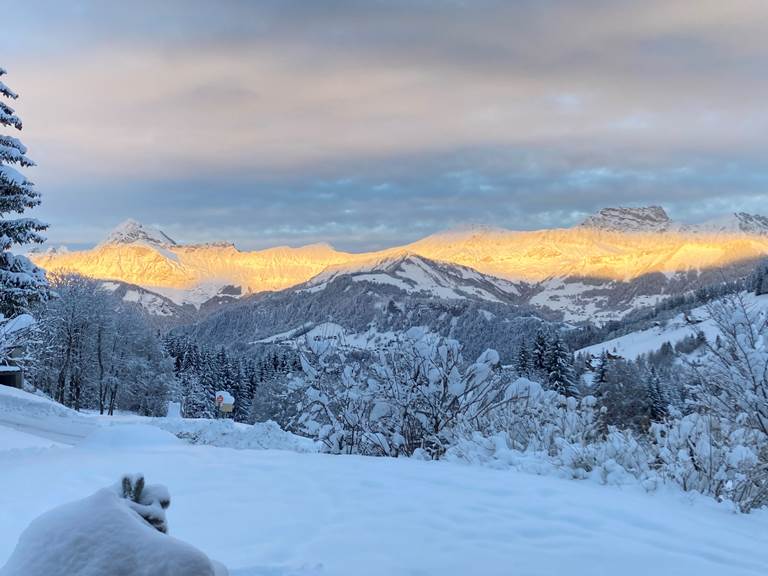 Lever de soleil sur les Aravis