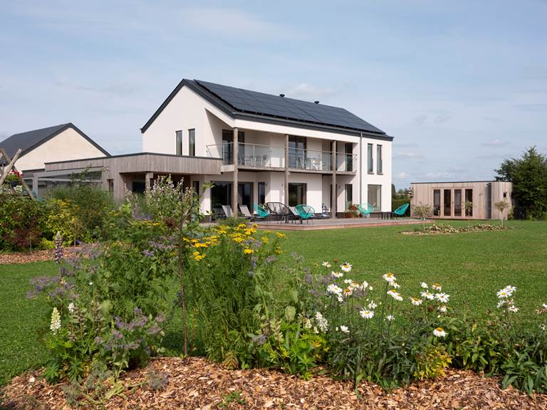La Chabetaine - jardin - piscine avec terrasse mobile
