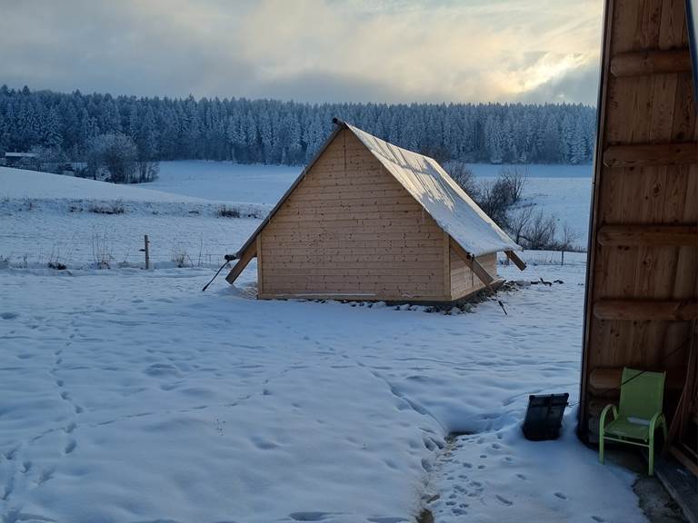 Camping sous la neige