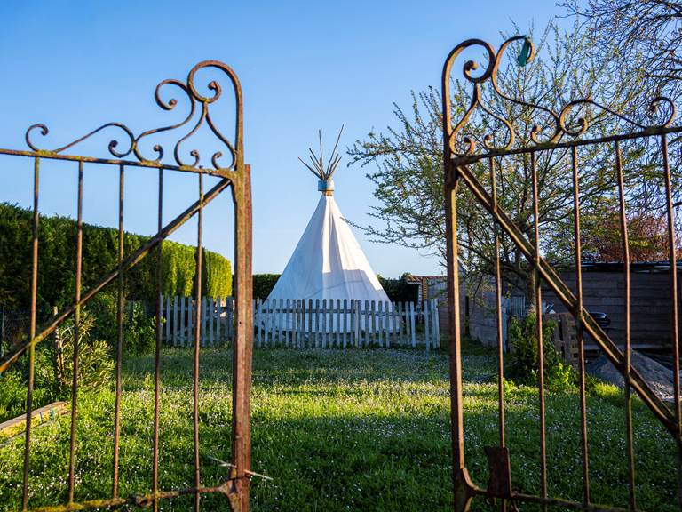 Logis-Les-Trois-Moulins-Ile-de-Ré-Tipi