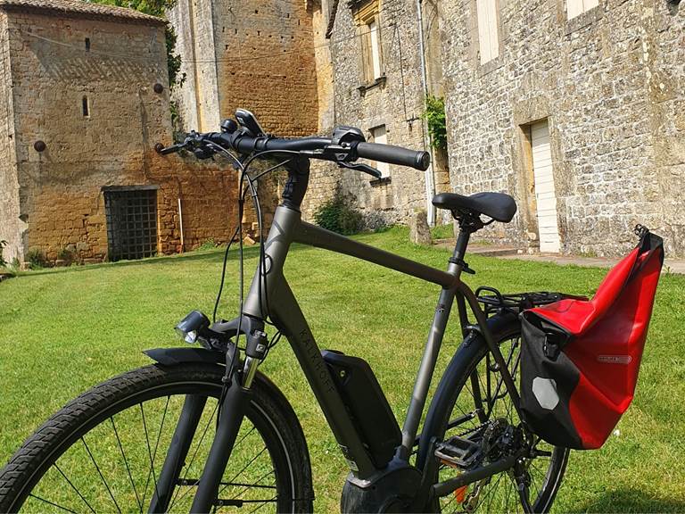 Station Bee's Monpazier-Villeréal_location vélos électriques_balades et séminaires