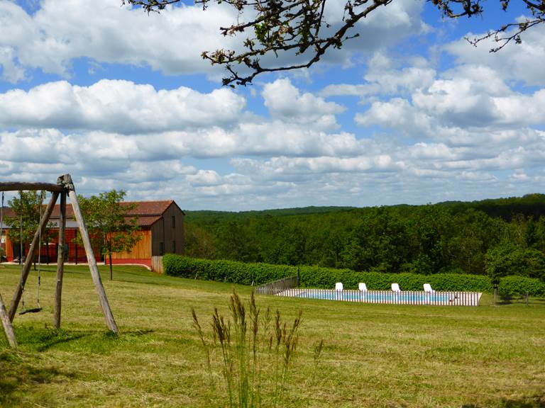 Vacances piscine chauffée, balançoire, grand espace extérieur