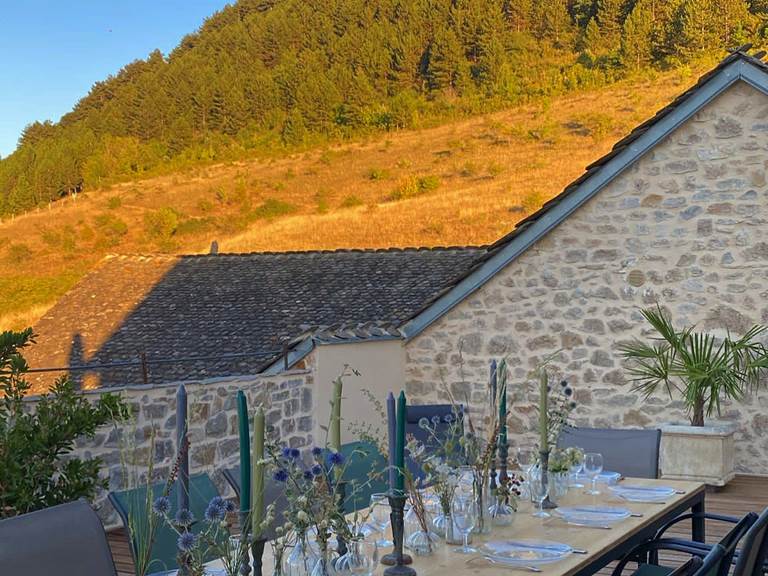 MISE DE TABLE SUR TERRASSE (2)