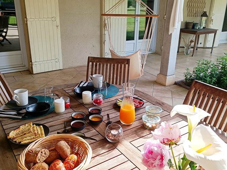 Gîtes, chambre d'hôtes et table d'hôtes gastronomique à Casteljaloux Lot et Garonne, piscine, jacuzzi et spa