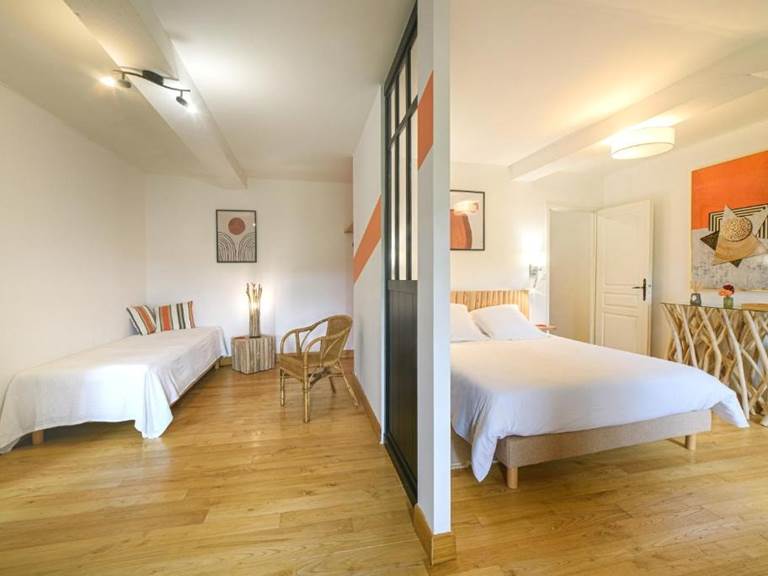 chambre-hote-manoir-courbiac-piscine