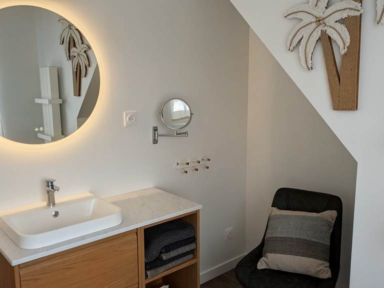 salle de bain lumineuse