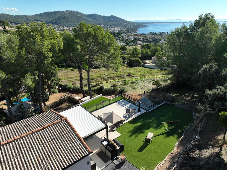 Terrasse MISTRAL avec piscine