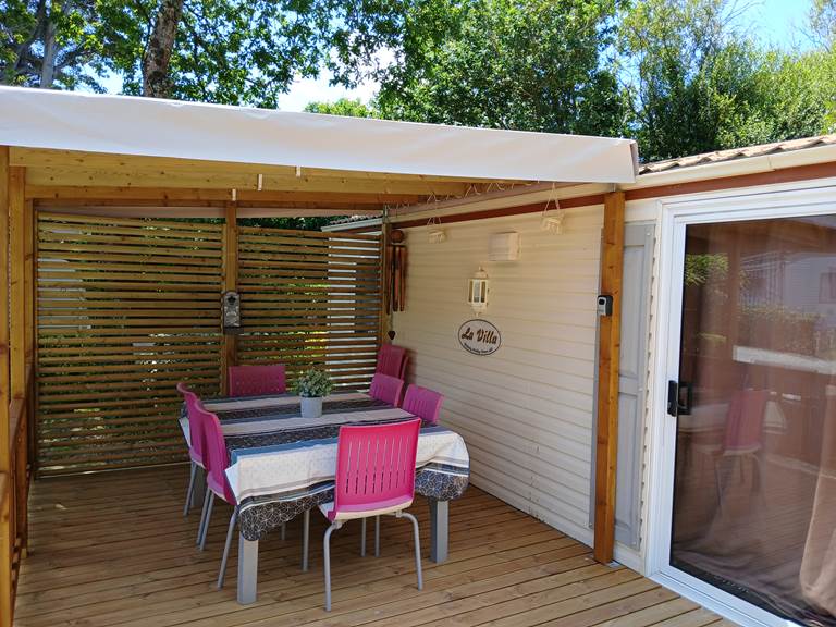 terrasse avec table MOBIL-HOME DE PROPRIETAIRE 12