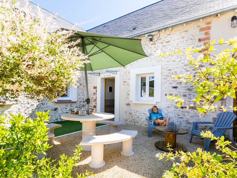 terrasse-gite-sarthe-hameau-des-deuxailes