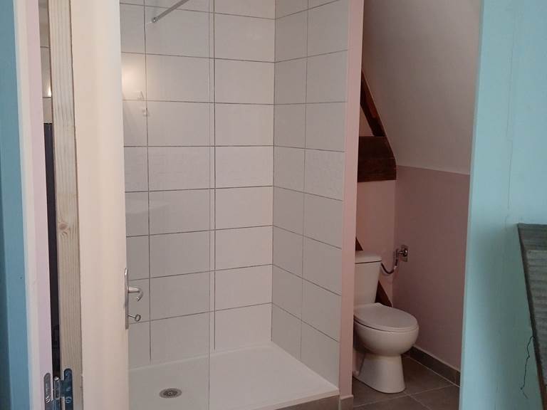 salle d'eau de la chambre 13