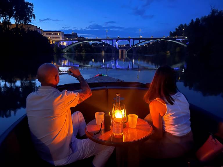 Découvrez Montauban dans le majestueux miroir du Tarn