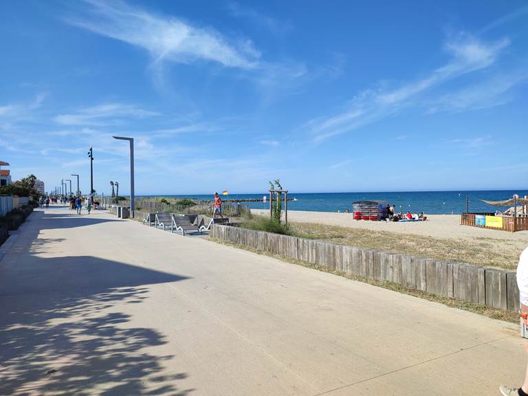 plage et promenade