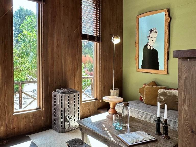 Le salon du Lodge, un véritable bain de lumière!