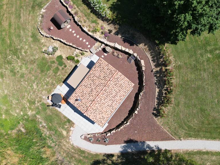 dji_fly_20250621_175004_713_1750515352571_photo-gallery