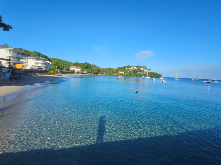 La belle plage de l anse Mitan à 5 minutes à pied