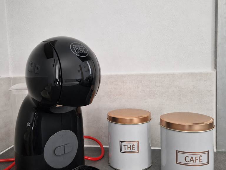 machine-cafe-dolce-gusto-lacaze-salazie-le-cocon-d-hell-bourg