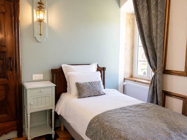 Chambre cosy et raffinée dans un gîte 4 étoiles au pied du Grand Colombier