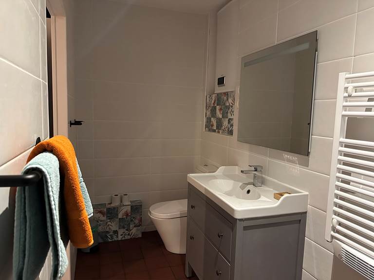 chambre-d'hôte-trigny-lacourquinousrelie-salle-de-bain_bathroom view-gallery