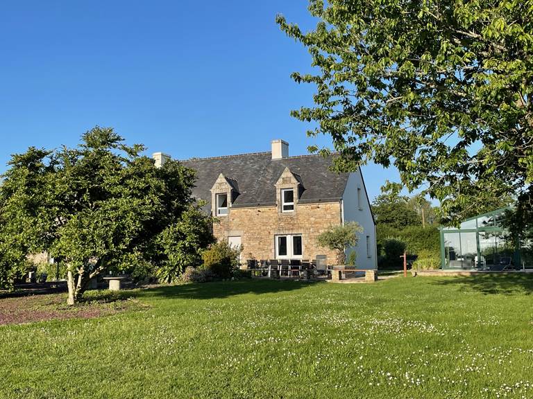 Jardin vue sur maison
